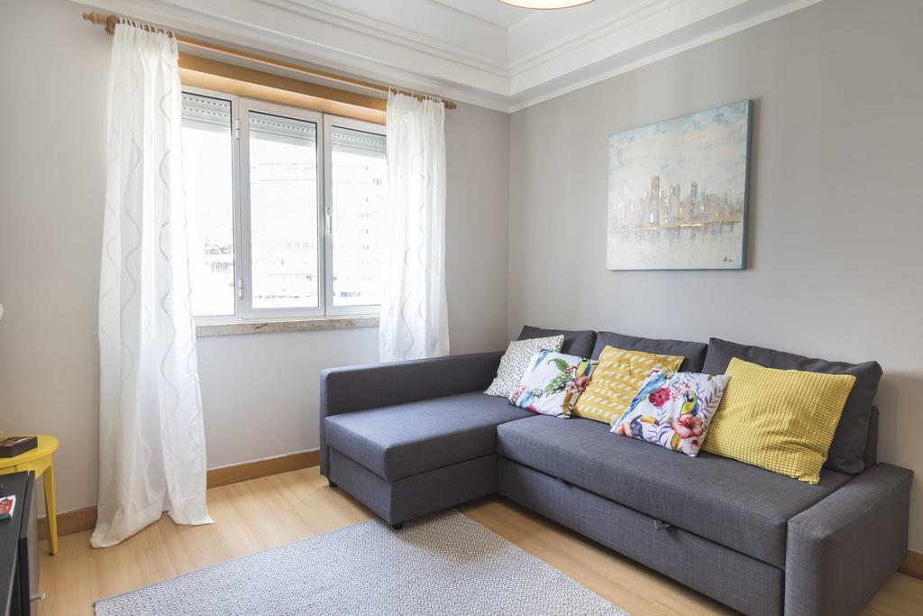 Lovelystay - Charming Marques Flat Lisbon Bagian luar foto
